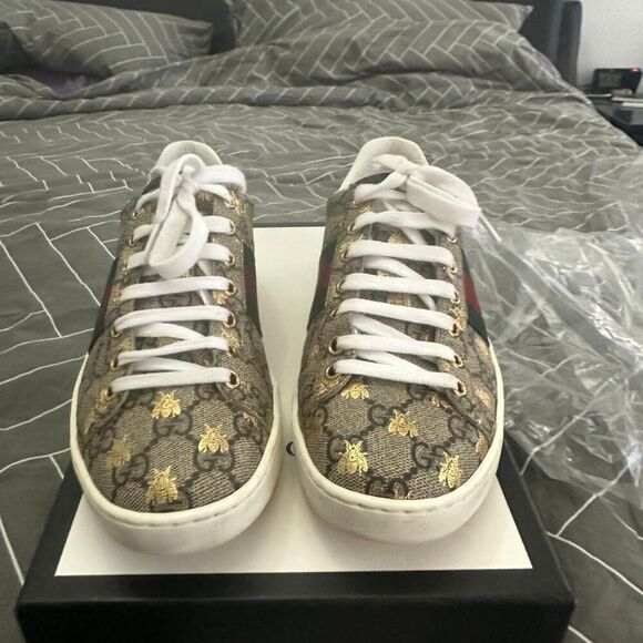 Gucci Ace GG Supreme sneaker with bees - Picture 1 of 10
